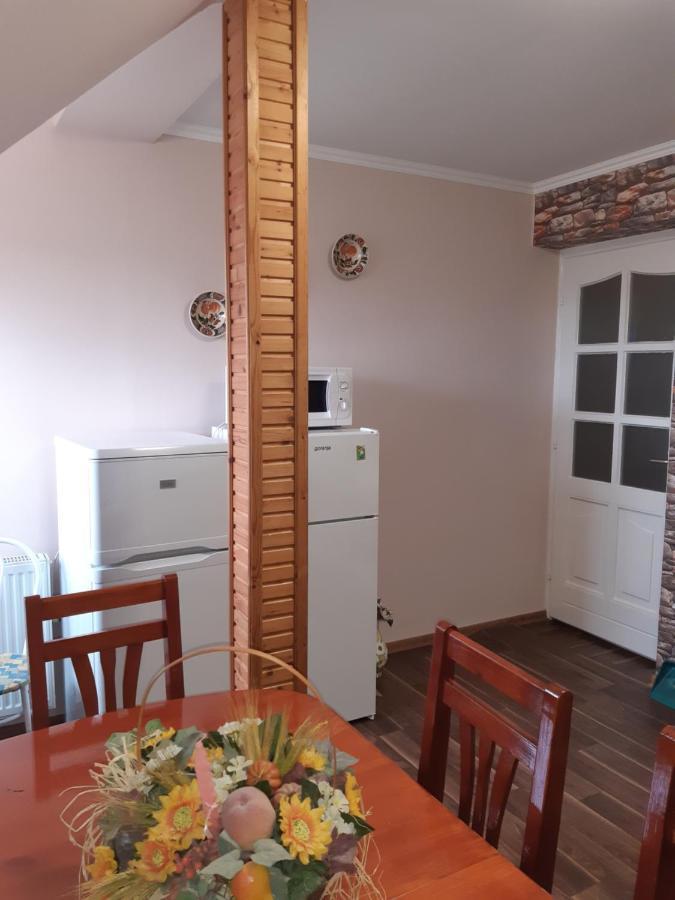 Boglarka Apartman Gyula Bagian luar foto