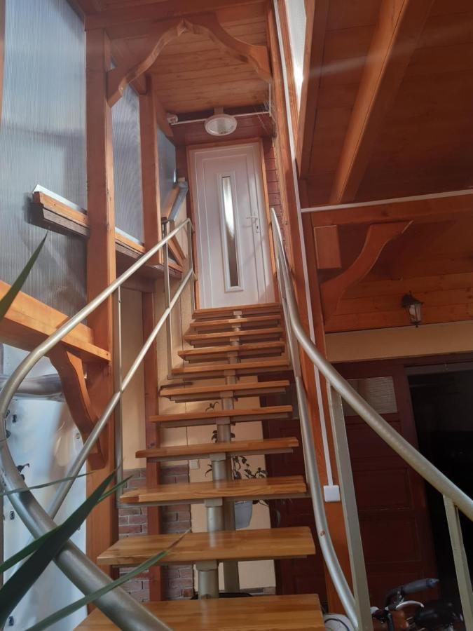 Boglarka Apartman Gyula Bagian luar foto